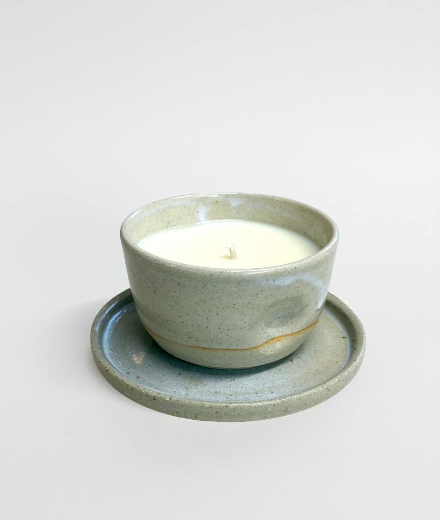 sunny_december_blood_orange_aromatherapy_candle_handmade_ceramic_single_wick_with_saucer
